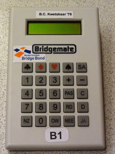 Přístroj Bridgemate na zadávání výsledků